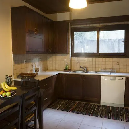 Elia Therissos Maisonettes Hotel 4*